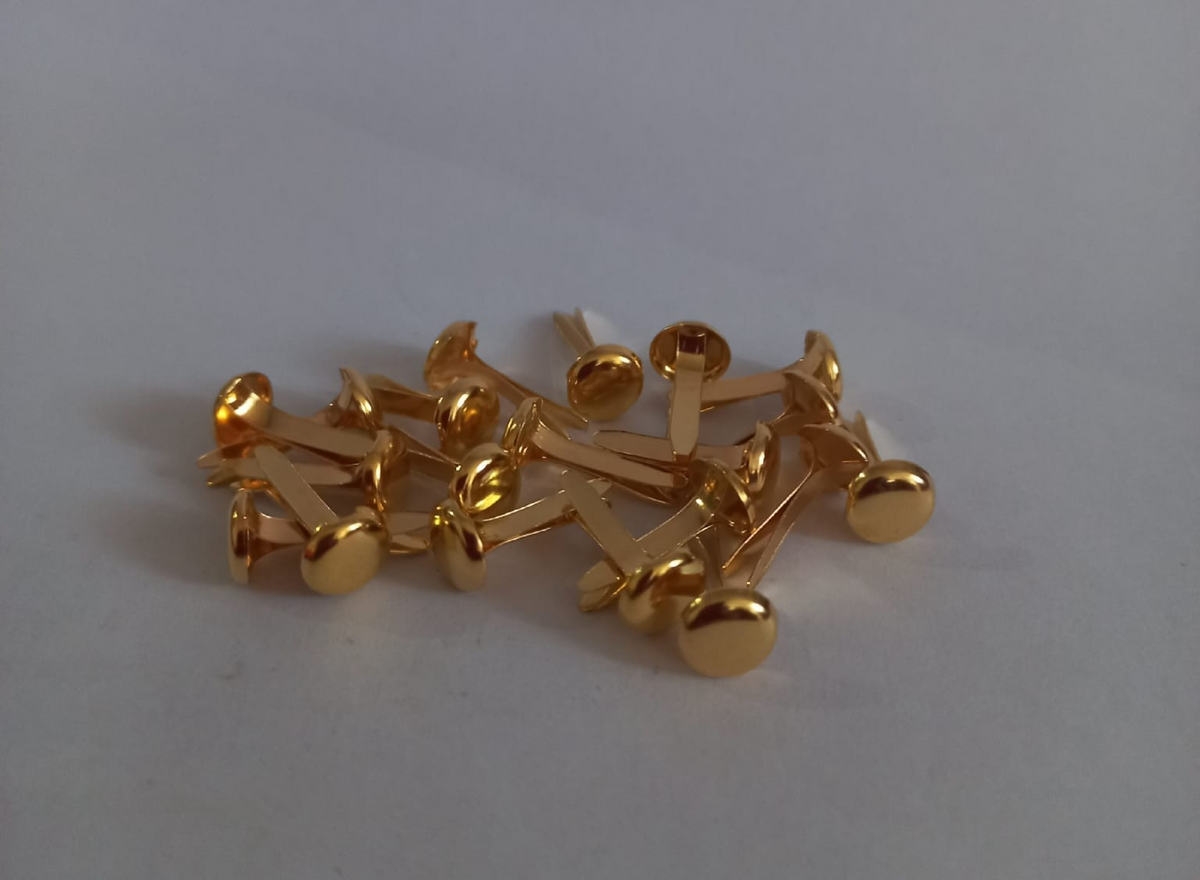 Brad Pins Med Gold
