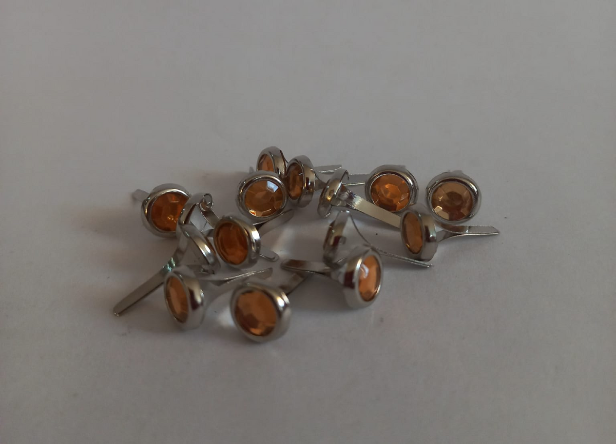 Brad Pins Med Yellow