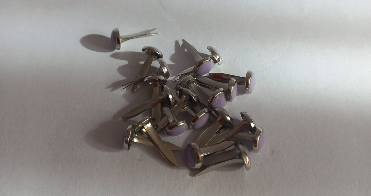Brad Pins Med Lilac