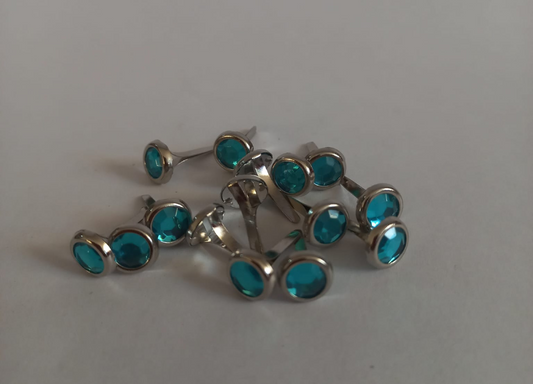 Brad Pins Med Blue