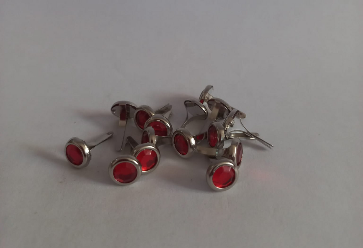 Brad Pins Med Red