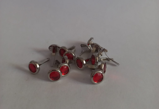 Brad Pins Med Red