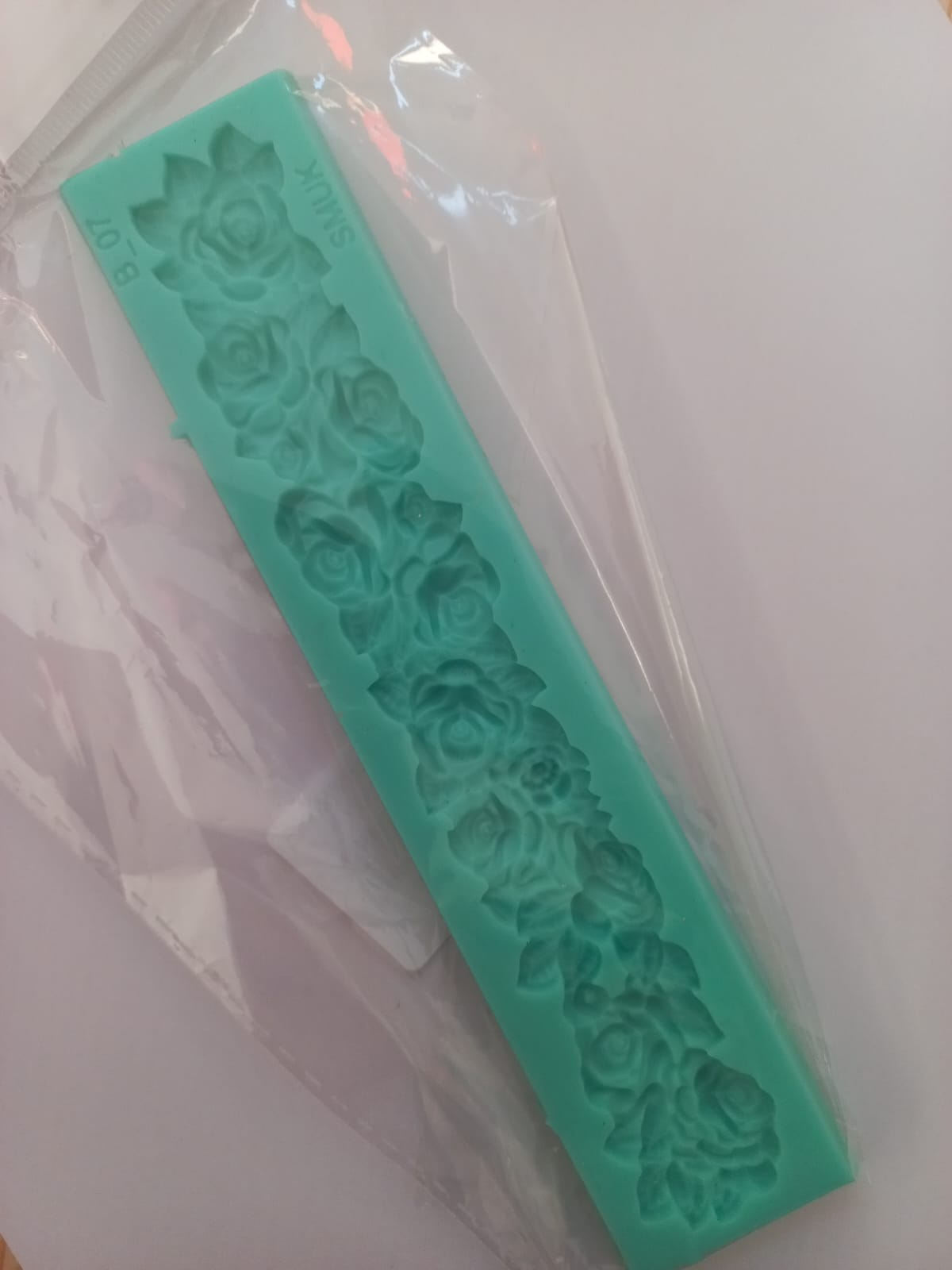Classic Scroll Mold