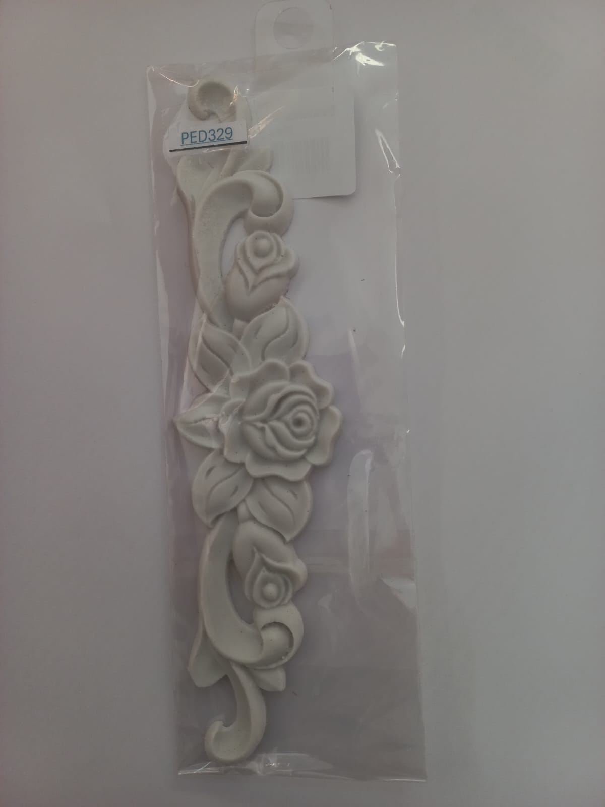 Resin Vintage Rose Scroll